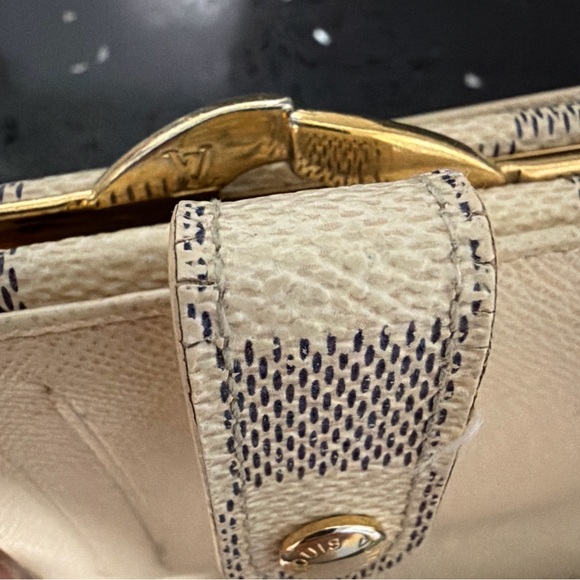 Authentic Louis Vuitton Damier Azur Kisslock Wallet - Picture 13 of 13